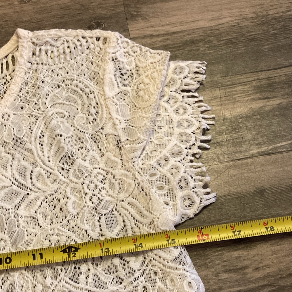 Maurices lace over layer top. Size S - Picture 3 of 8
